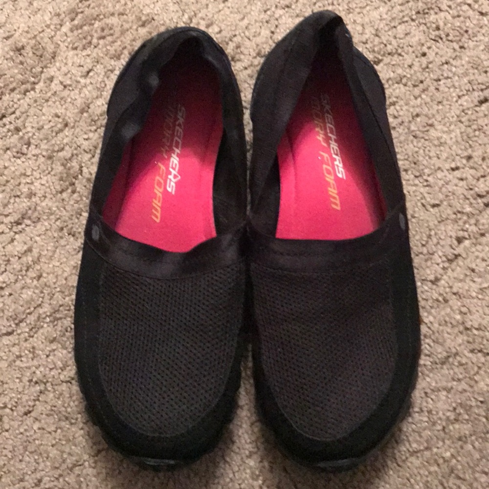 Sketchers memory foam shoes